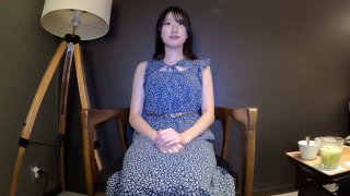 颜值不错的气质小骚妹，黑丝情趣露脸镜头前各种诱惑狼友，风骚